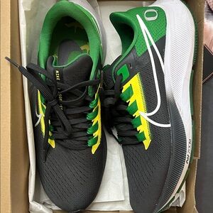 Nike Men’s air zoom Pegasus 38 Oregon - Black/Green/Yellow
